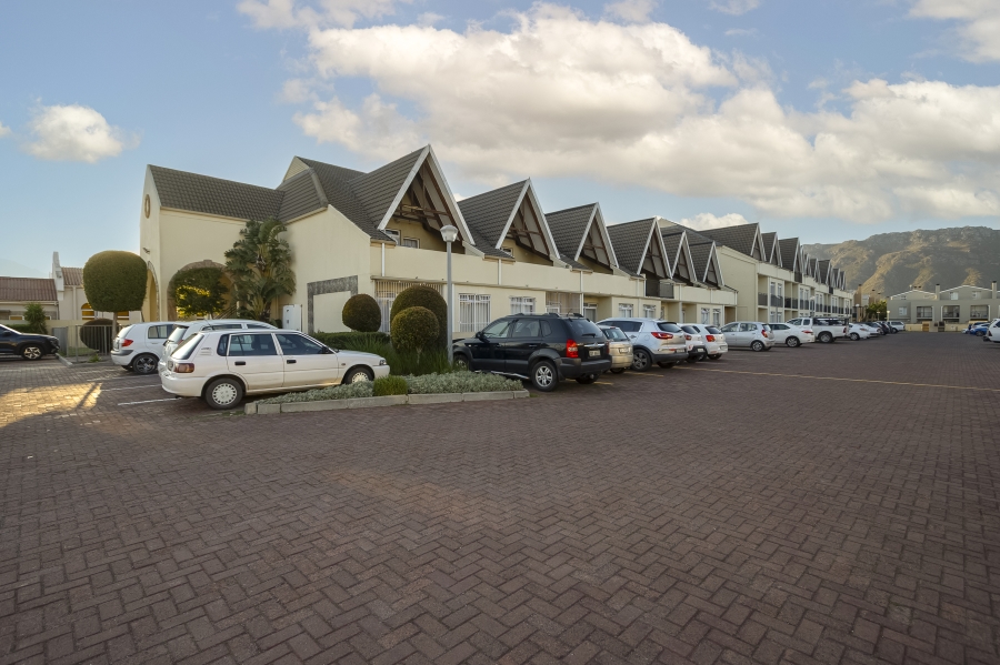 2 Bedroom Property for Sale in Gordons Bay Central Western Cape